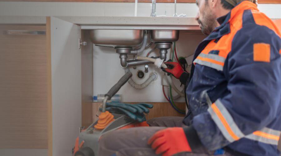 Commercial Slab Leak Plumbing in Yancey, TX